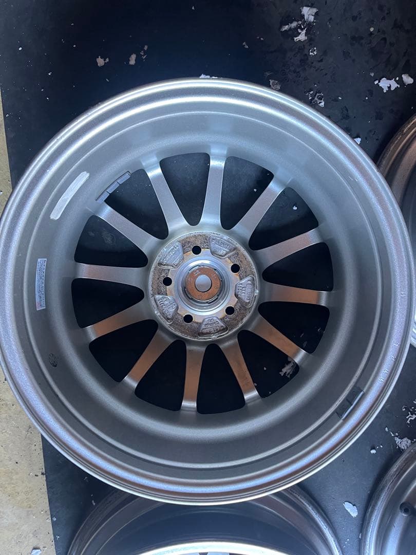 アルミホイール16×6.5J ET46 5穴PCD100 プリウス　ウィッシュ他