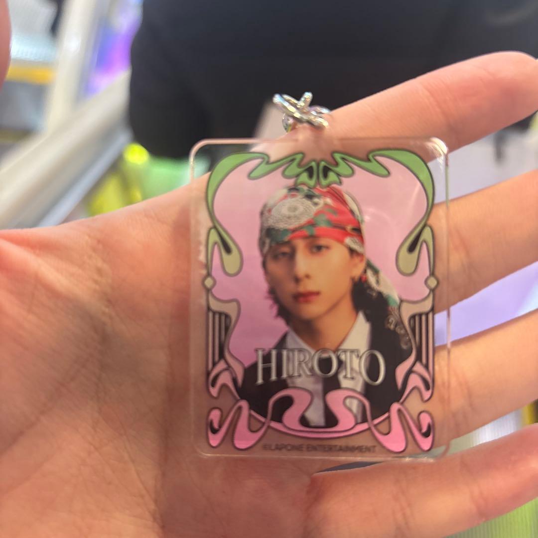 西洸人 アクリルキーホルダー ポップアップ - メルカリ