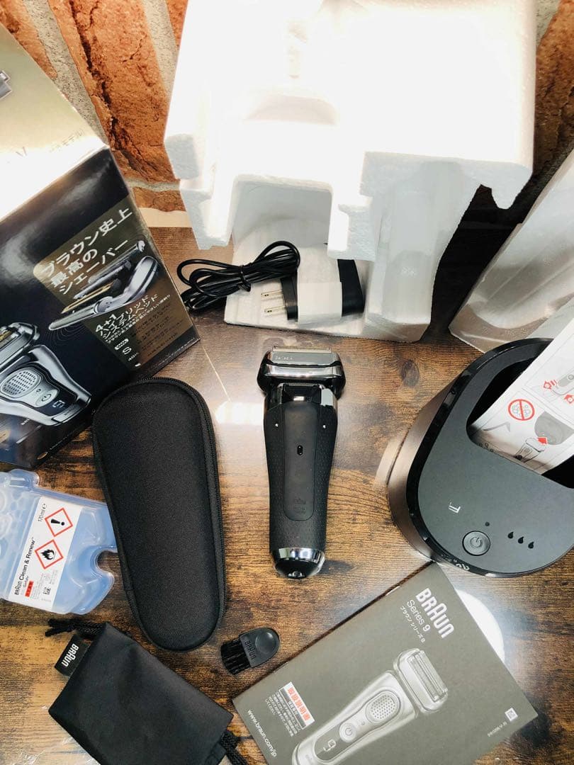 【美品】ブラウン シリーズ9 9375cc -Vメンズ電気シェーバー