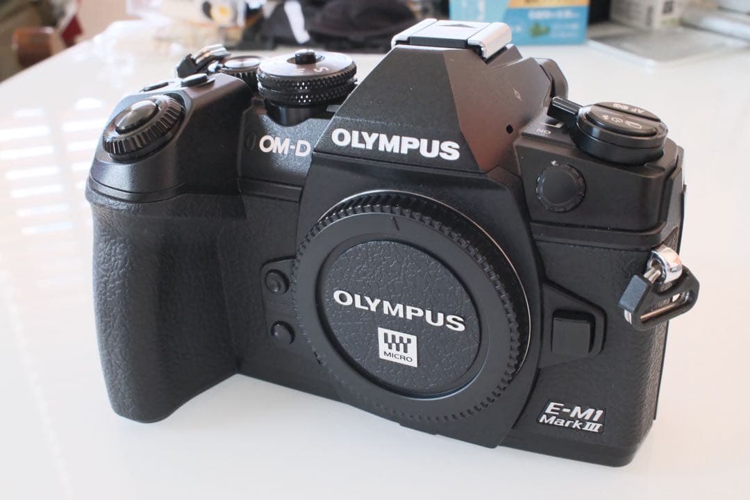 1400ショット ★OLYMPUS OM-D E-M1 MarkIII ボディー 1400ショット ☆OLYMPUS OM-D E-M1 MarkIII ボディー - メルカリ