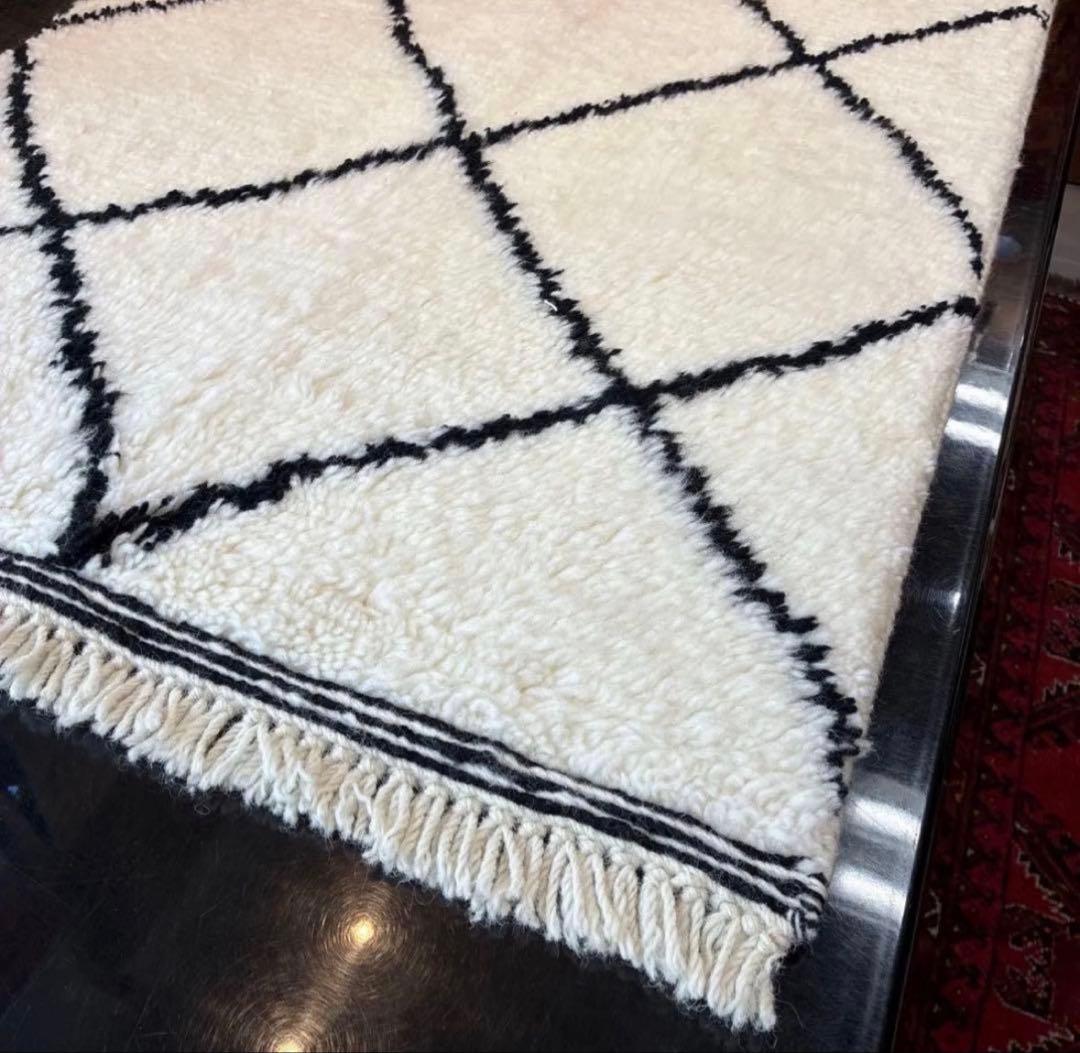 モロッコ ベニワレン ラグ 手織り絨毯 ダイヤ柄 70×120cm - メルカリ