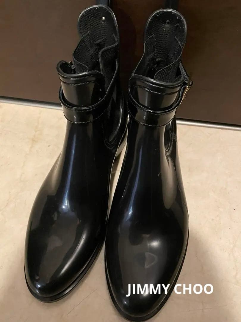 sジミーチュー　レイショートブーツ　レインシューズ　JIMMY CHOO 軽量で履き心地抜群！ジミー チュウからバイカーブーツ着想のレイン