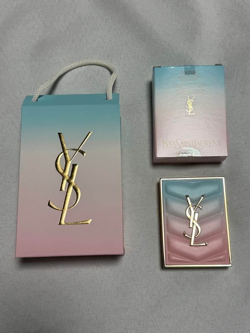 【新品未使用】イヴ・サンローラン　アイシャドウNO.125 YSL】2025春コスメ！限定クチュールミニクラッチ125とラブシャイン