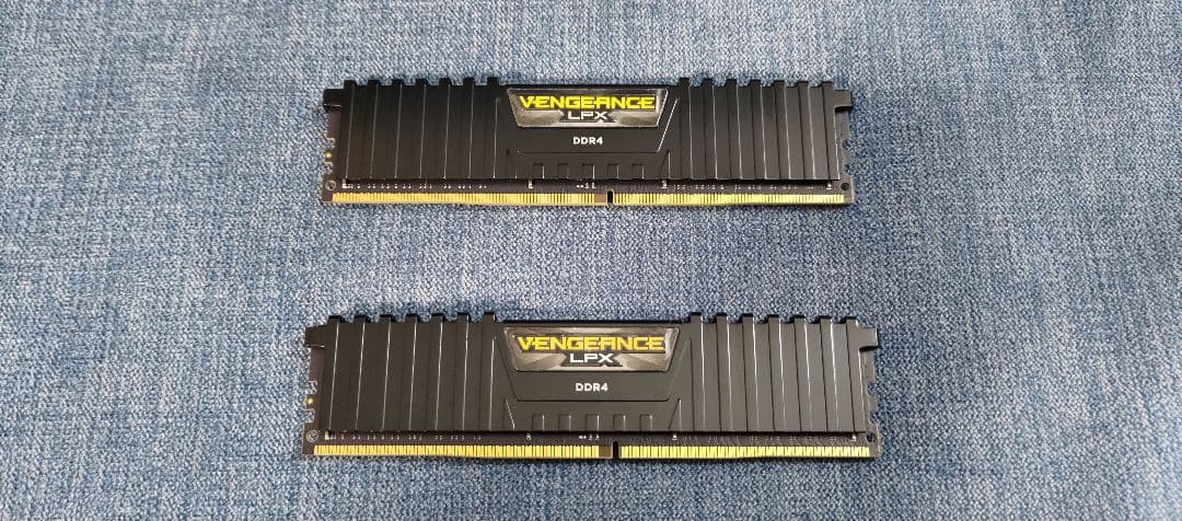 メモリー Corsair VENGEANCE LPX 32GB DDR4 2666MHz Corsair Vengeance LPX 32GB (4 x 8GB) DDR4 DRAM 2666MHz (PC4-21300