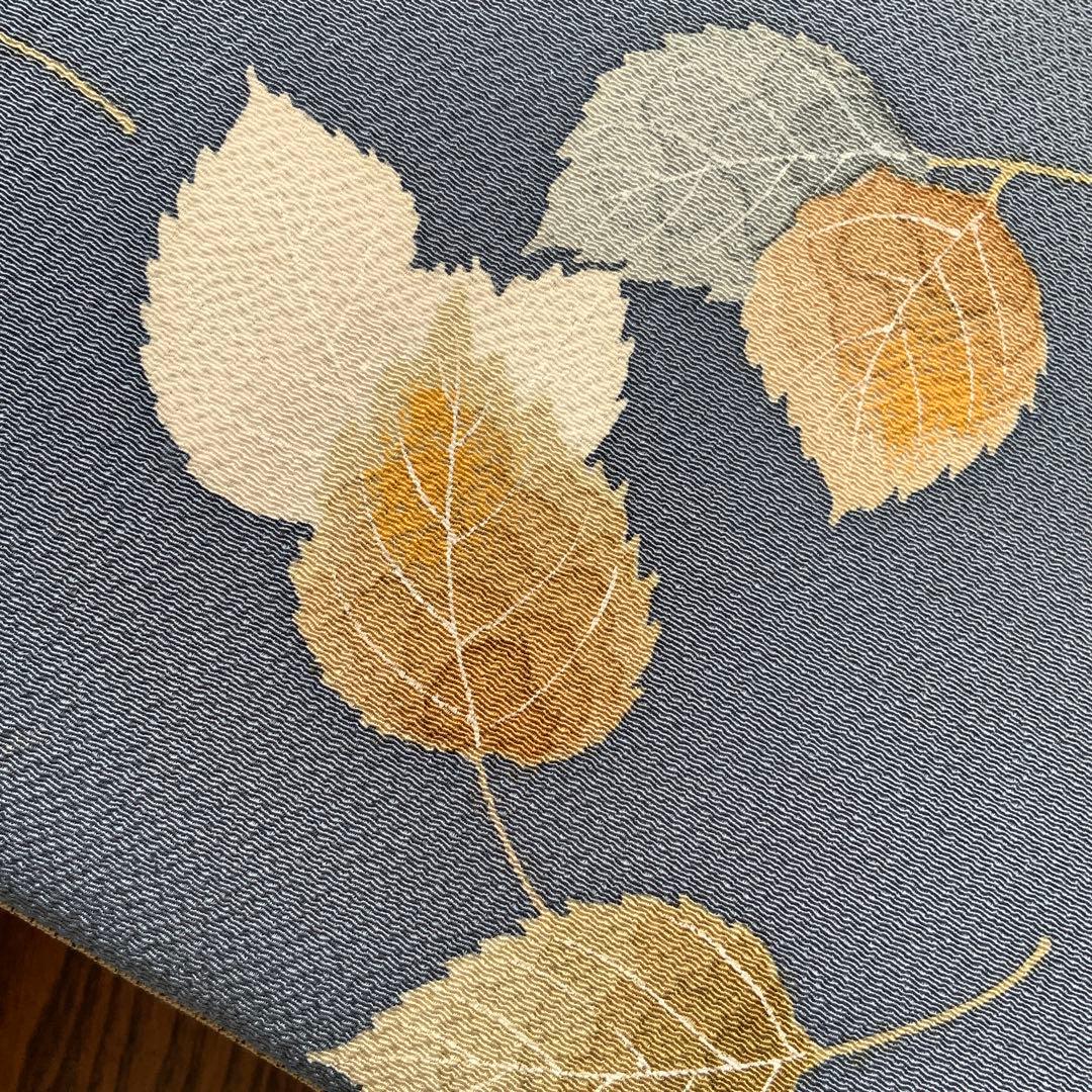 鬼しぼ縮緬 薄縹色に手描きの葉文 リメイク 胡桃皮ハンドルバッグ 浅型