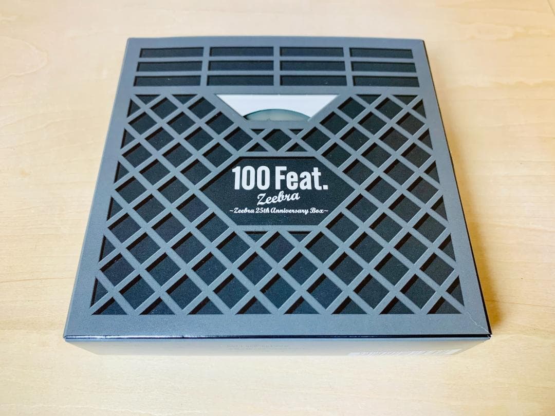 100 Feat. ～Zeebra 25th Anniversary Box～ Pokémon TCG 25th Anniversary Collection Umbreon Box – TCGHOBBY
