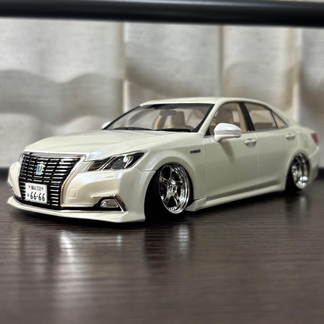 1/24 プラモデル クラウン 21後期ロイヤル ホワイトパール 純ベタ仕様