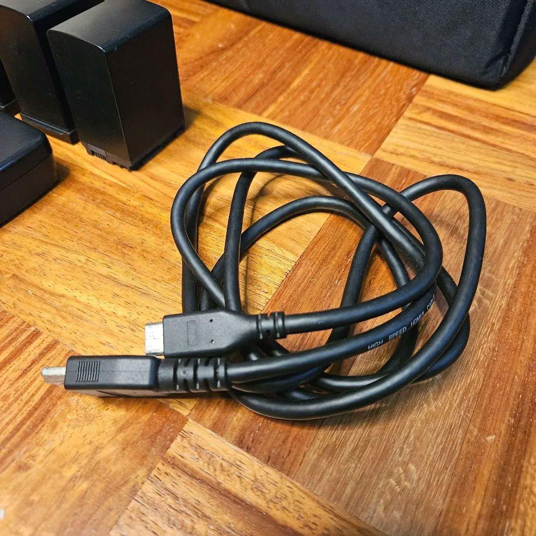 匿名配送】Canon XA30業務用HDビデオカメラ バッテリー3個ケース付きの