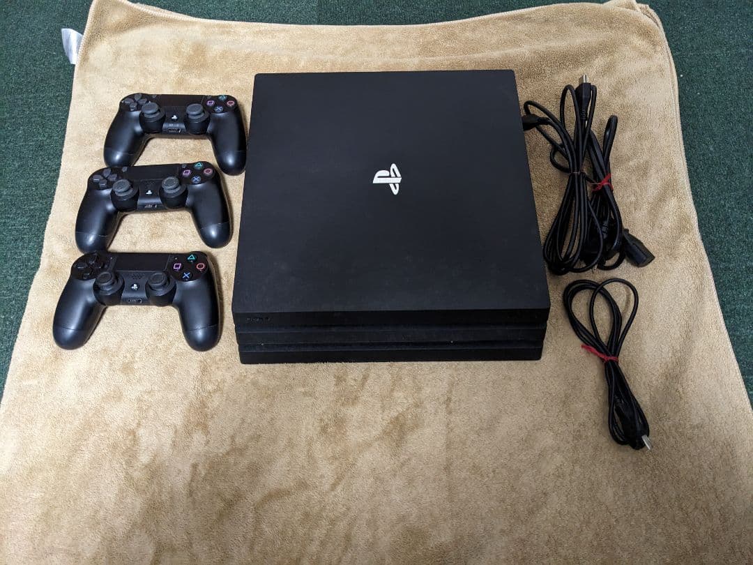 PlayStation®4 Pro ジェット・ブラック 1TB CUH-710… PlayStation®4