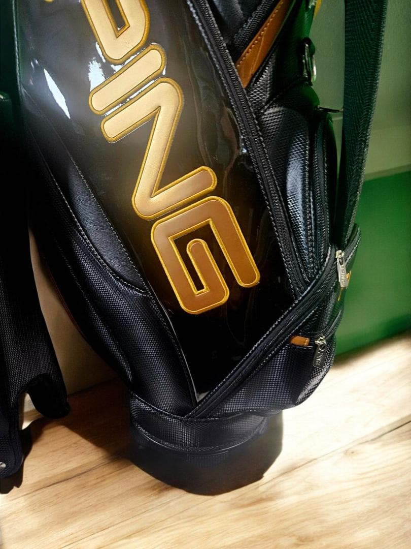 平野公平新品未使用　PING キャディバッグ 黒/金 高級商品