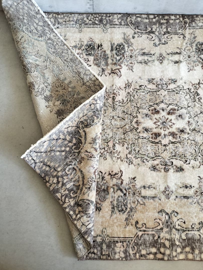 大判/グレー×ベージュのヴィンテージトルコラグ 石田ゆり子さん No.498