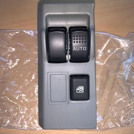 三菱ふそうキャンター 　パワーウィンドウスイッチ FE5・6型　後期 三菱ふそう キャンター パワーウインドウスイッチ （511074-6190-0