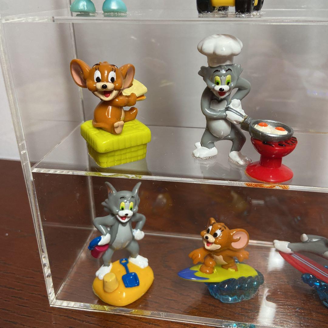 キンダーサプライズおもちゃ12個アクリルケース入り - メルカリ