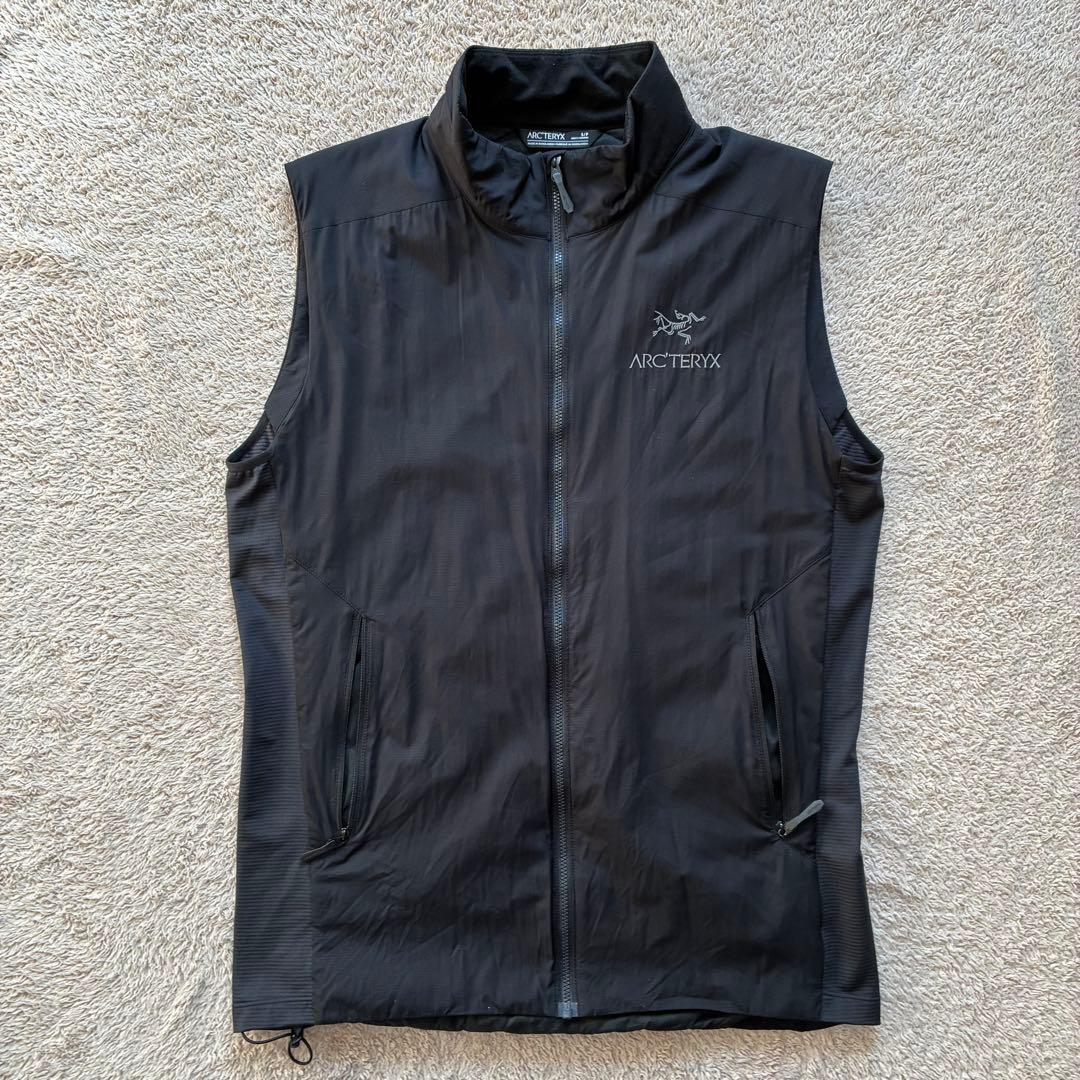 【ARC’TERYX】 Atom SL Vest ブラック サイズS ARC'TERYX ATOM SL VEST M BLACK 25 BLACK - Hiking down jacket