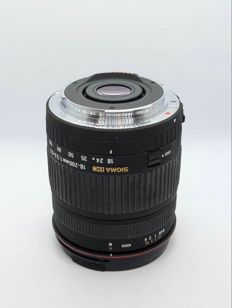 SIGMA 18-200mm F3.5-6.3 DC (キヤノンEFマウント)