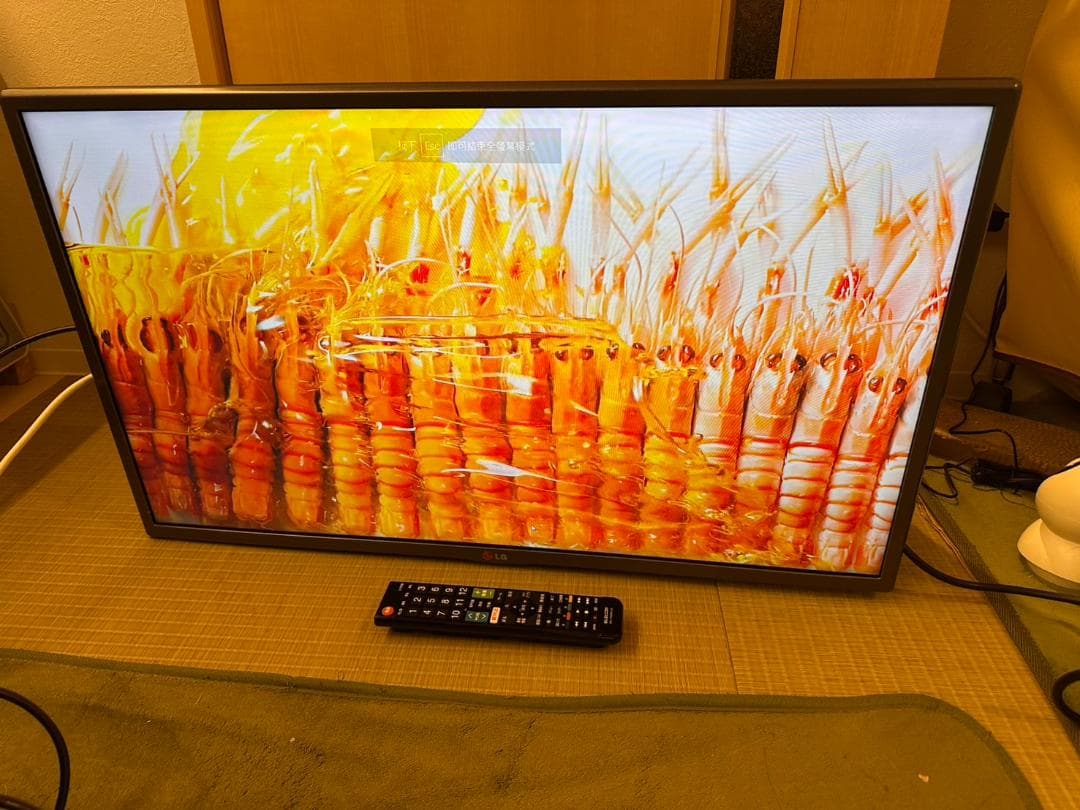 LG 32型テレビ32LB5810 2015年製 スタンド無 映り綺麗極美品！
