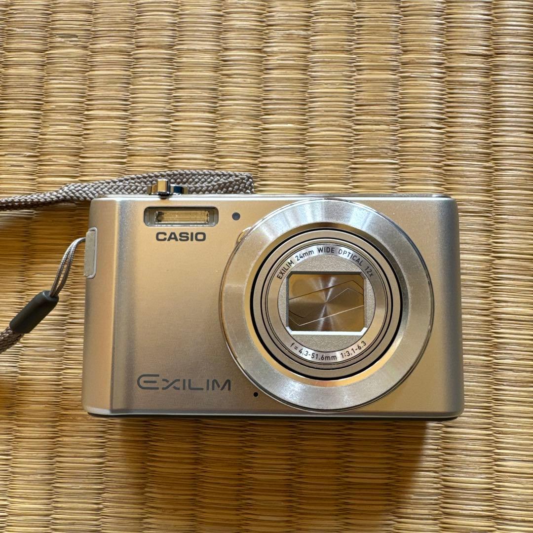 CASIO EXILIM 12倍ズーム デジタルカメラ　今日だけ値下げ CASIO EXILIM 12倍ズーム デジタルカメラ 今日だけ値下げ カシオ