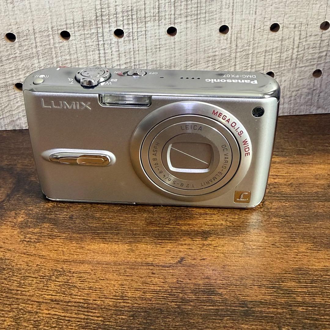 Panasonic LUMIX DMC-FX07 シルバー デジタルカメラ - メルカリ