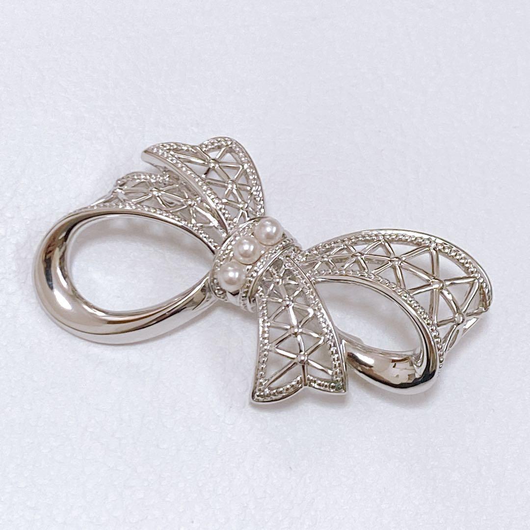 美品 ミキモト MIKIMOTO パール 真珠 ブローチ リボン MIKIMOTO（ミキモト） ブローチ パール 真珠 5.0-7.5mm リボン K18WG