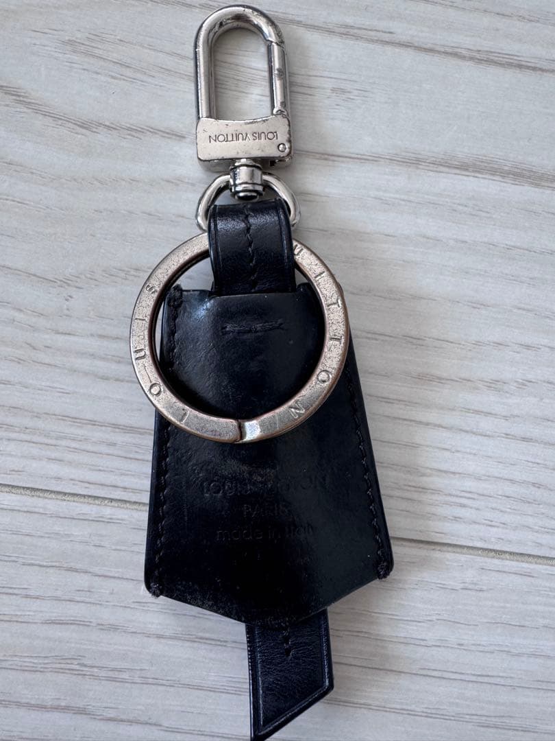 Louis Vuitton ブラックレザー キーホルダー