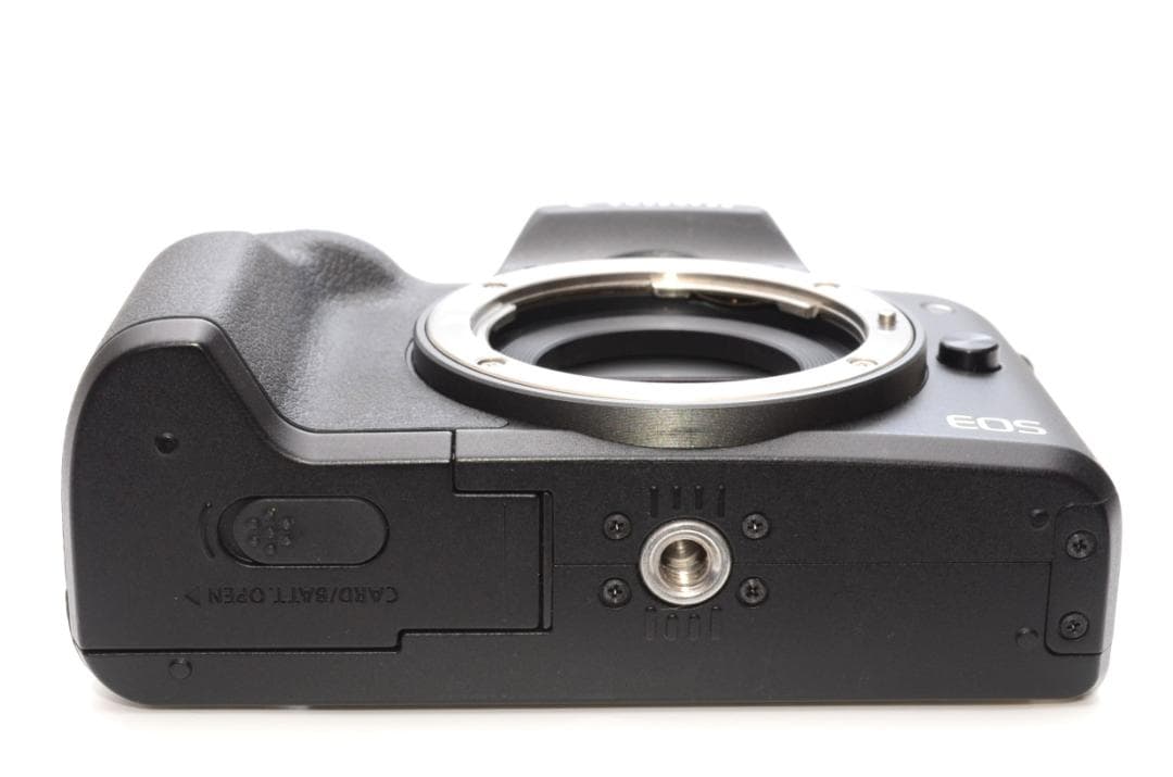 デジタルカメラ Canon EOS Kiss M 15-45mm F3.5-6.3 IS STM