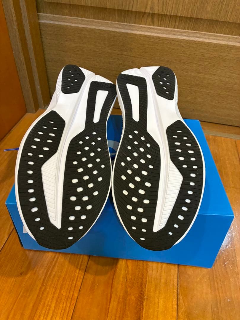 HOKA ONE ONE ／MACH 6 27.5E