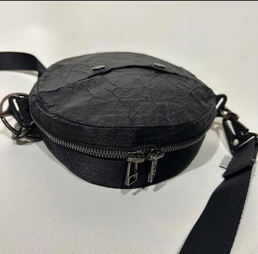 レア】hatra/ハトラ 円形ショルダーバッグ ブラック - メルカリ