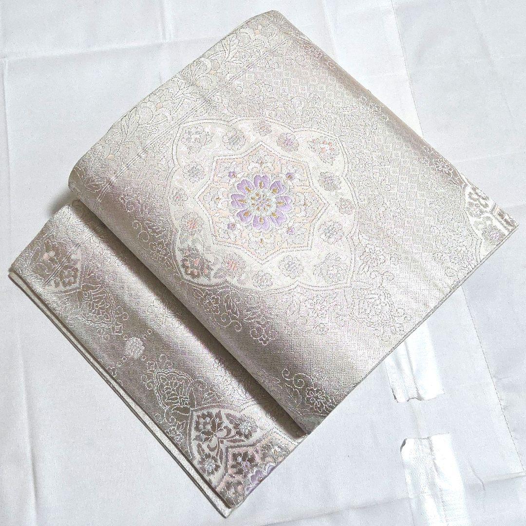 A5◇着物くつろぎ 華文様 銀糸 パステル 白 六通 正絹 フォーマルな