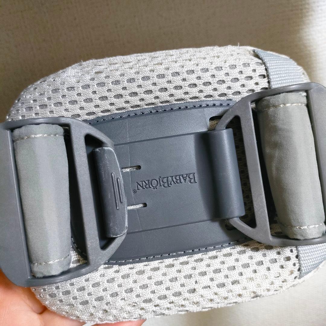 美品】BABYBJÖRN 抱っこ紐 メッシュ ハーモニー クリーム - メルカリ