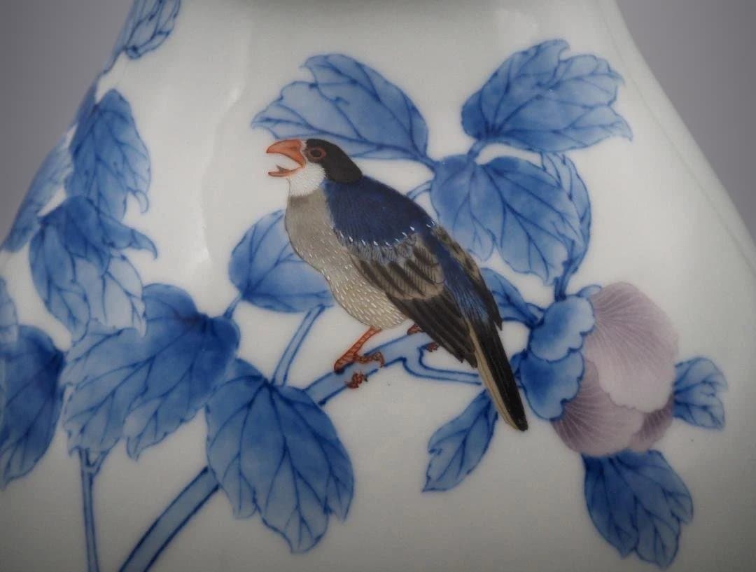 真葛香山 宮川香山 青華釉下彩花瓶 4鳥牡丹図 台付き - メルカリ