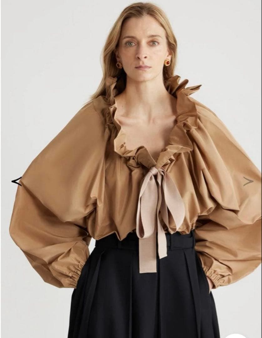 PATOU】フリルブラウス 36 ベージュ