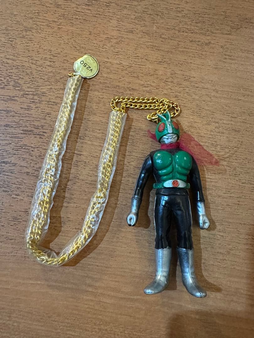 当時物　ポピー　仮面ライダーペンダント ポピー 仮面ライダーV3 ペンダント｜トレファクONLINE