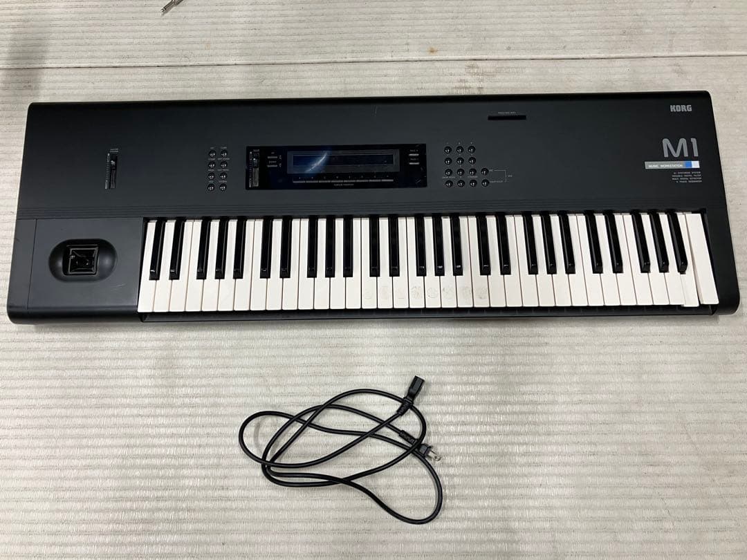 KORG M1 シンセサイザー 61鍵 - メルカリ