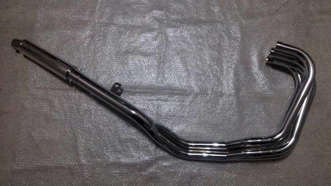 ゼファーの激鳴きベース管タイプ　サイレンサー、バネ、フランジ付き！音職人ワルツ♪ ZRXの黒鉄ガニマタ新品 フランジ付き ワルツ機械と同じπ数で良い音 音