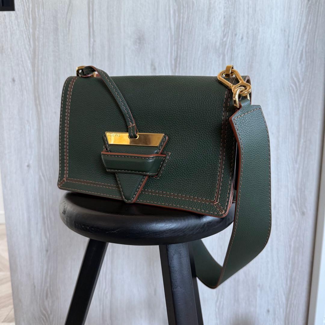 【美品】LOEWE ロエベ　バルセロナ　ショルダーバッグ 楽天市場】【中古】LOEWE ロエベ バルセロナバッグ ショルダーバッグ