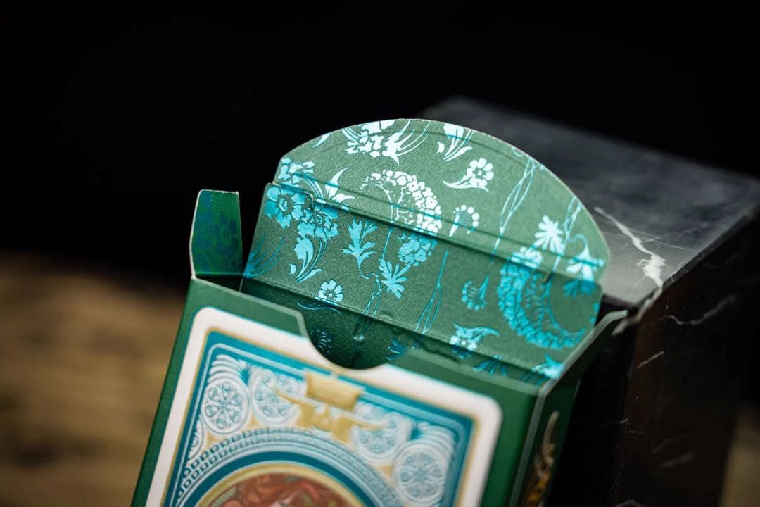 未使用】限定生産ミュシャ高級トランプ Mucha Holo Boxset - メルカリ