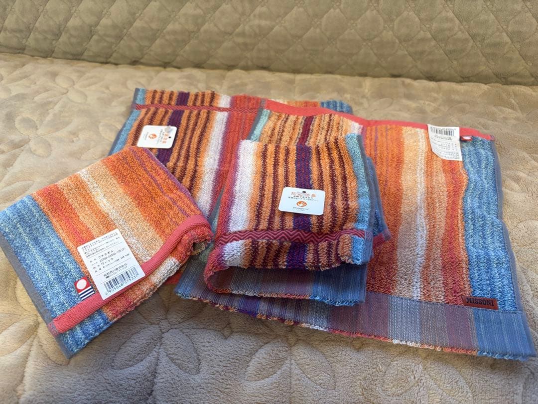 新品タグ付 Missoni タオルハンカチ4枚セット オレンジ系 まとめ売り