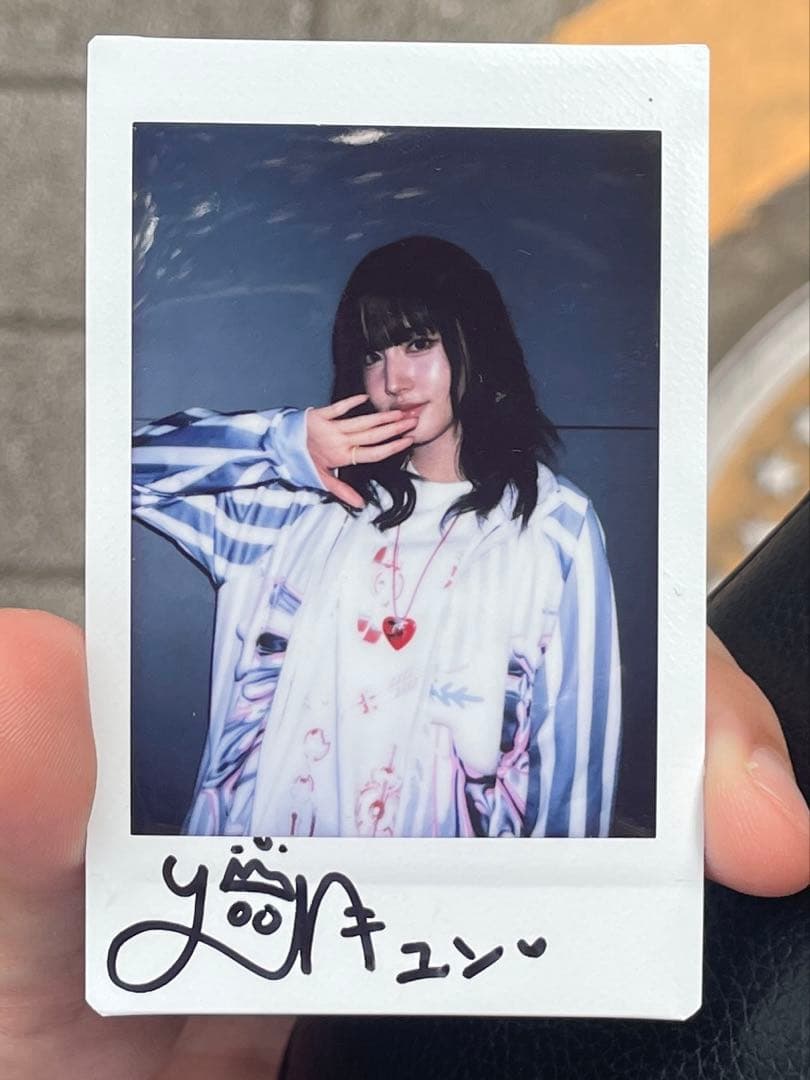 STAYC ユン 直筆サイン入りチェキ 2026年最新】Stayc ユン サインの人気アイテム - メルカリ