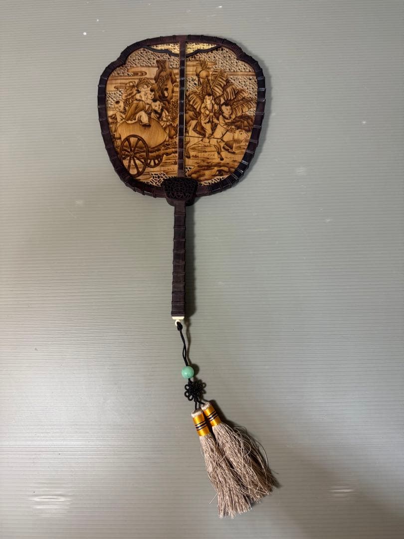 2268 中国美術 唐木造 白檀透彫刻 翡翠 軍配型硯屏 団扇 唐物 時代物