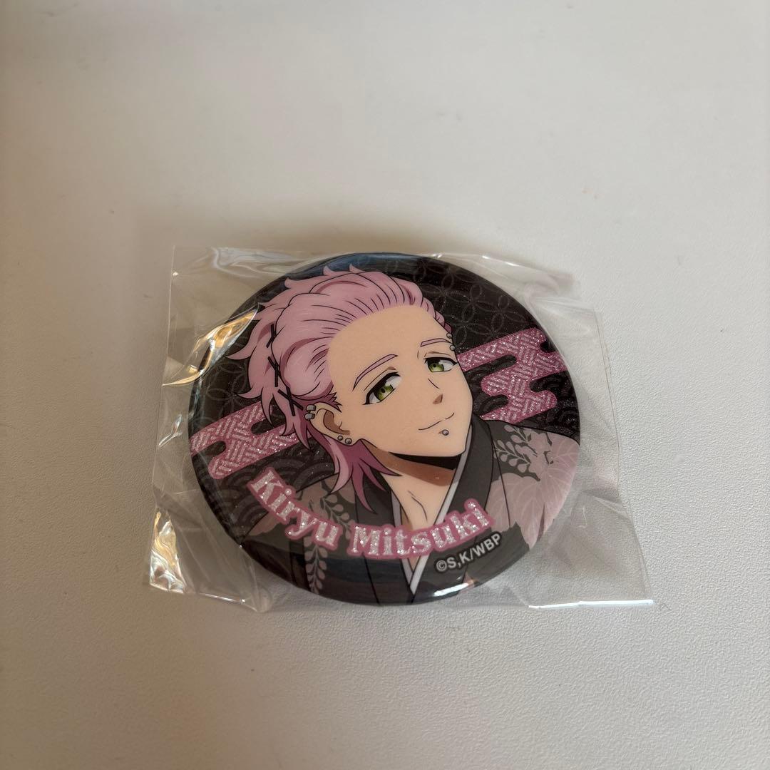 桐生三輝 ラメキラカンバッジ - メルカリ