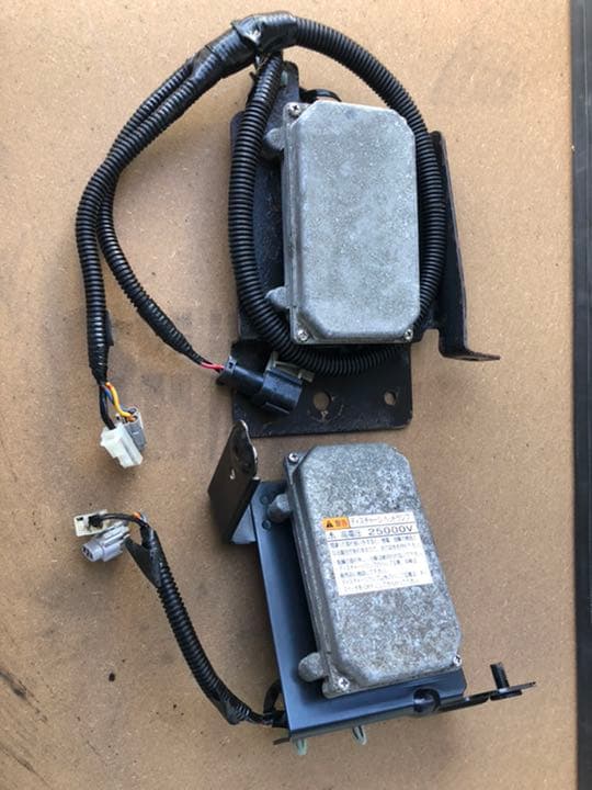 いすゞ ギガ ヘッドライト ディスチャージ バラスト HID 左右セット