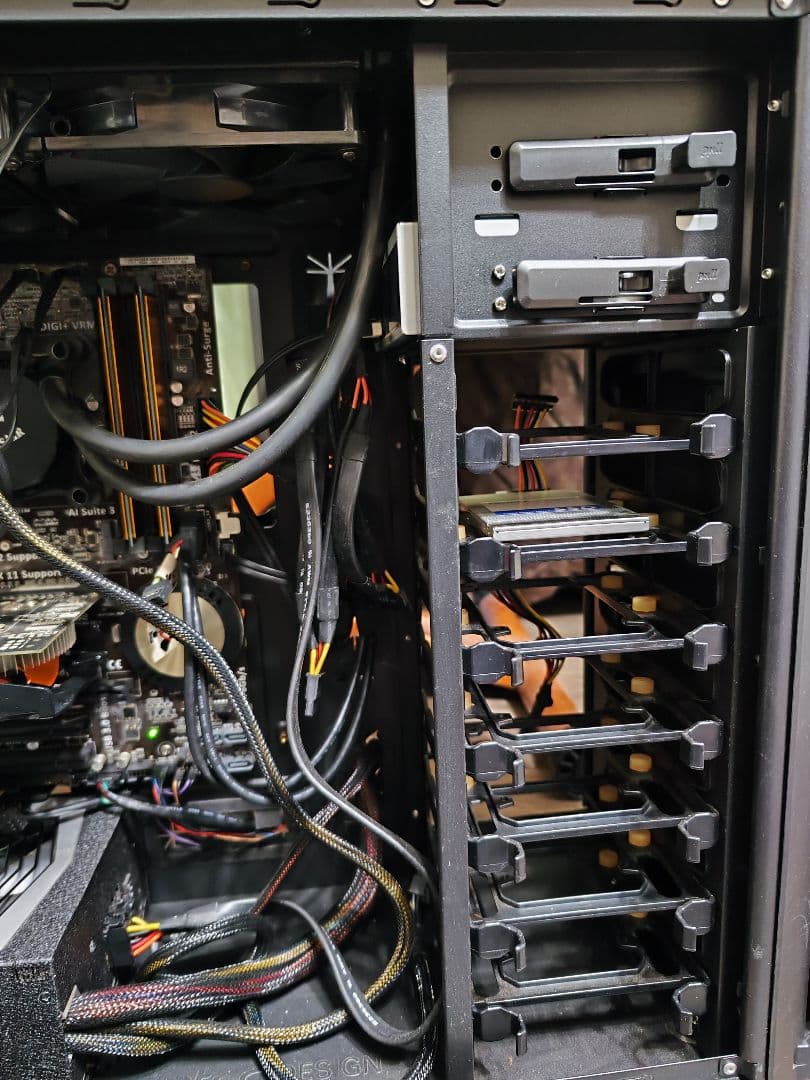 自作デスクトップPC PC組立代行 専用色のブルーで統一されたデスクトップパソコン