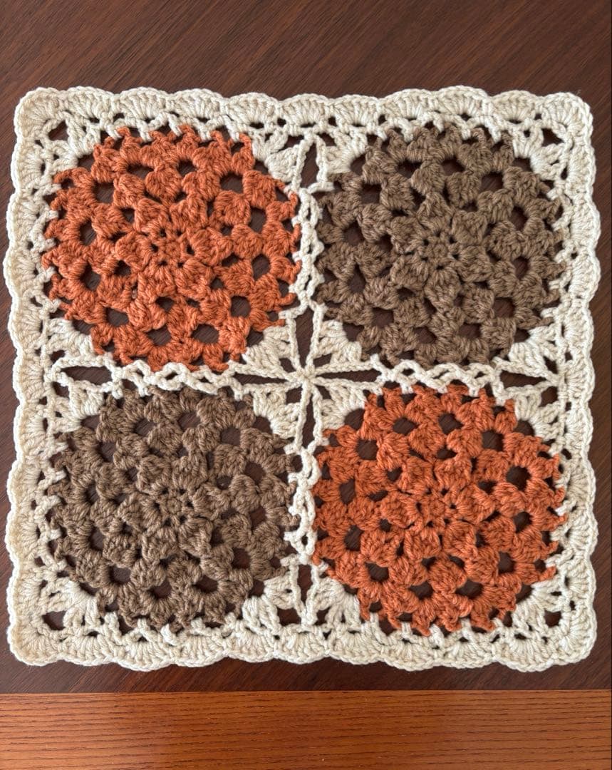 マルチカバー♪グラニースクエア ハンドメイド - メルカリ