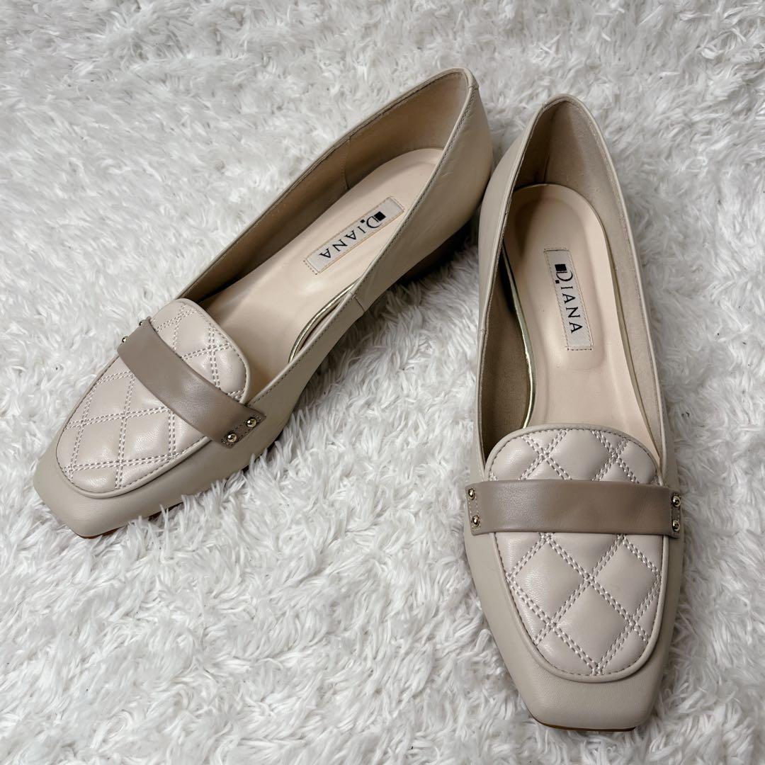 美品 ダイアナ キルティング べージュ パンプス 23 1/2 ローヒール