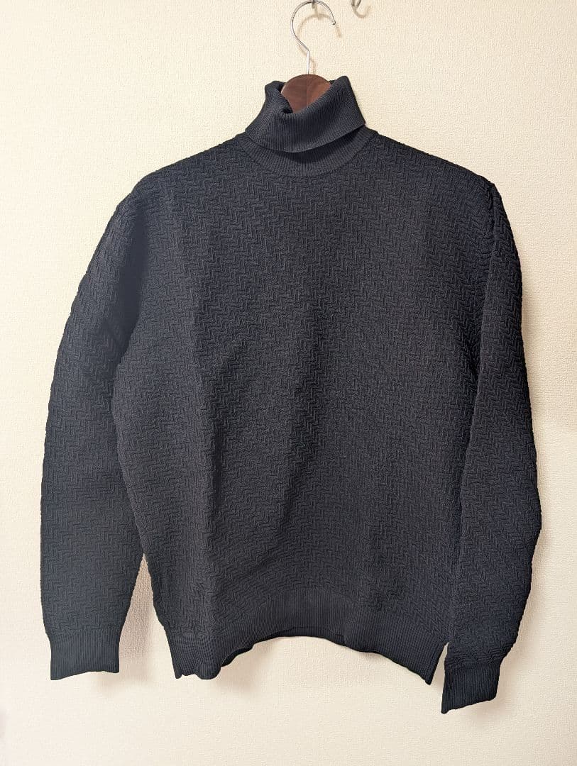 PRADA タートルネックセーター 52 肩のボタンがお洒落な PRADA ◇ ウール タートルネック セーター
