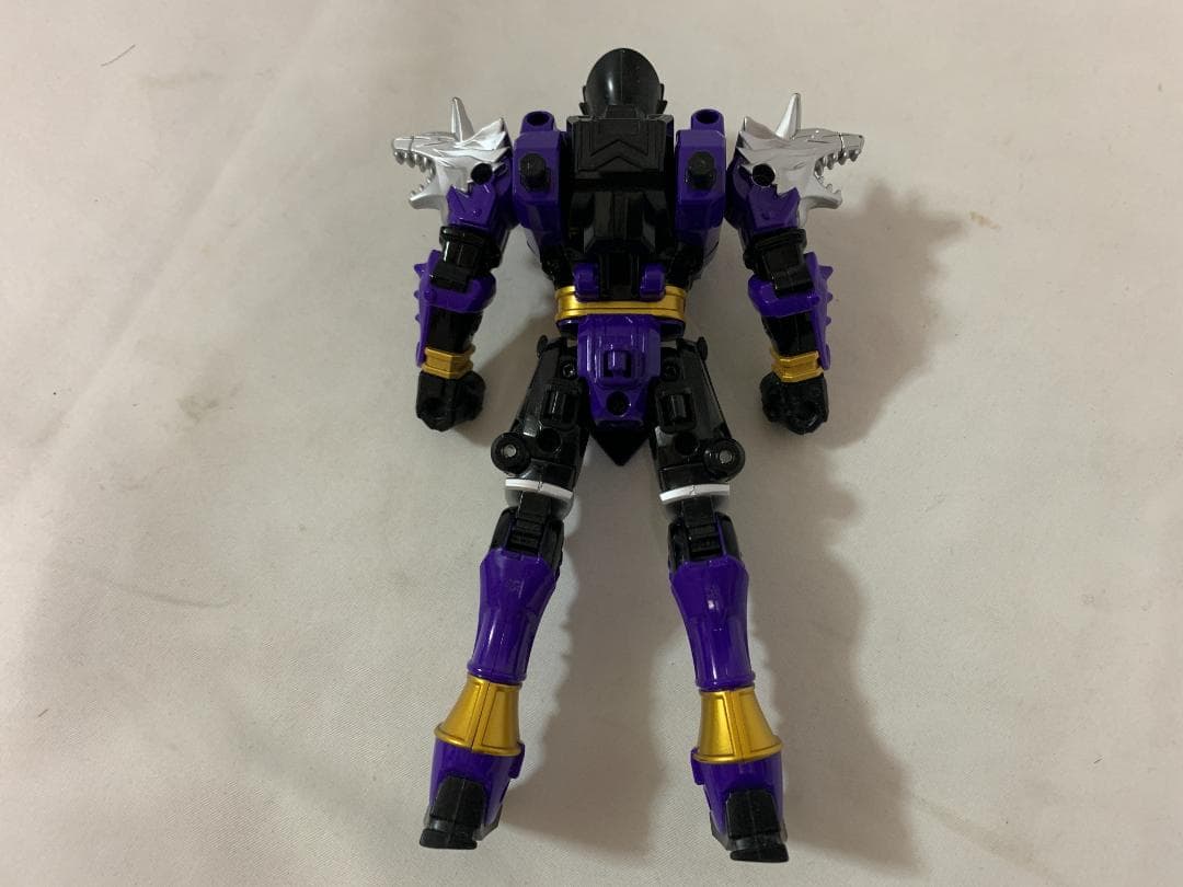 マジレンジャー DXウルカイザー ウルザード、盾、剣のみ - メルカリ