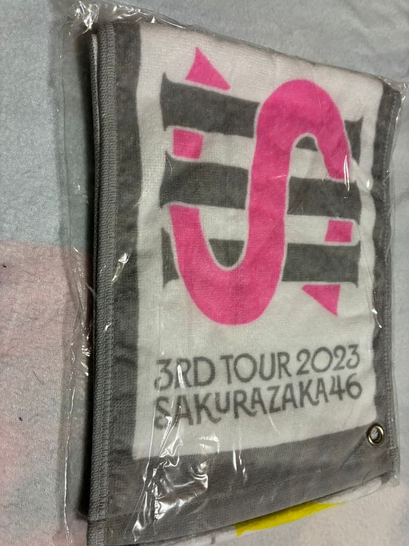 武元唯衣 秘蔵生写真 直筆サイン入り &櫻坂46グッズセット - メルカリ