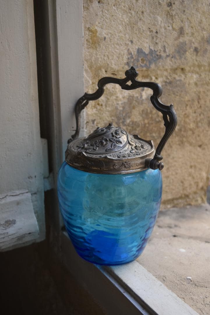 訳有 フランスアンティーク 青いガラスのボンボ二エール・ビスケット