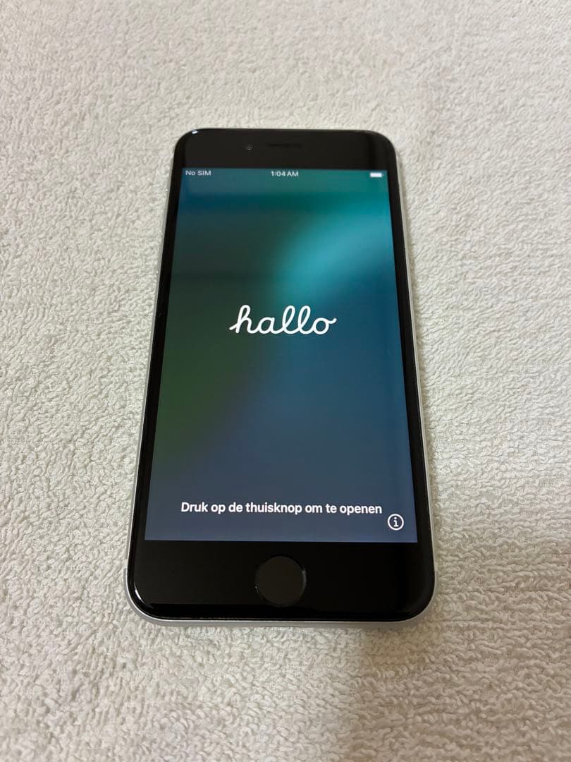 iPhoneSE2 128GB ホワイト 美品 iPhoneSE 第2世代 128GB ホワイト MXD12J／A 国内版SIMフリー MXD12J/A