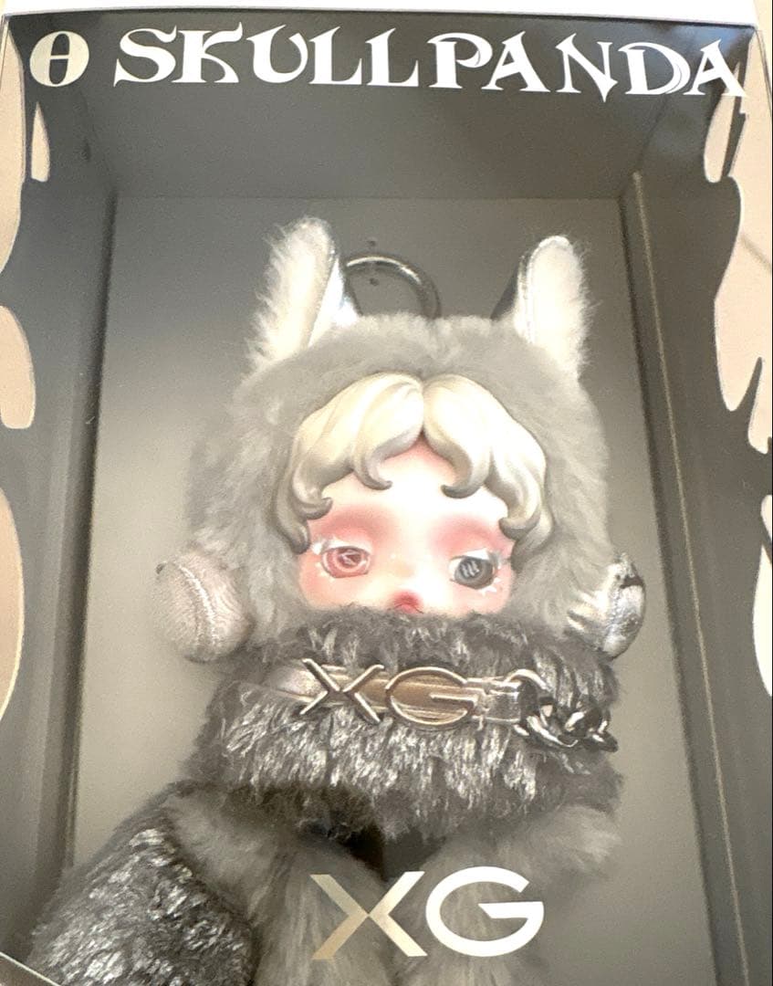 新品未開封‼️正規品　お顔綺麗SKULL PANDA XGコラボ POPMART SKULLPANDA XG Plush Doll Pendant Japan Exclusive SKULLPANDA POP UP